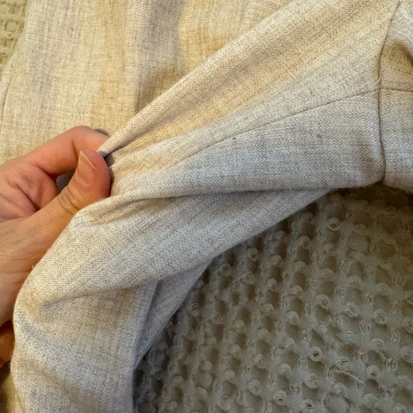 Abercrombie & Fitch Wide Leg Linen-Blend Trousers in Light Beige - Picture 2 of 6